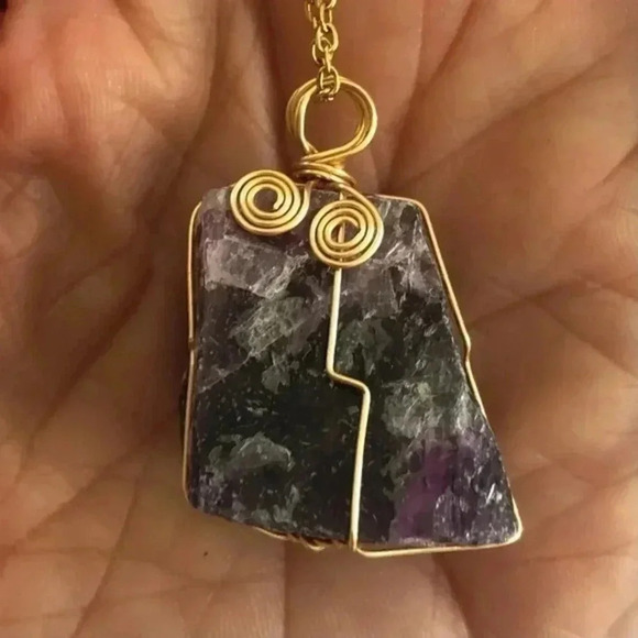 Dark Purple Quartz Large Rough Raw Stone Handmade Gold Necklace NWT - Picture 1 of 3